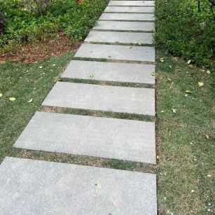 双鸭山 芝麻黑小区踏步、汀步石铺装效果