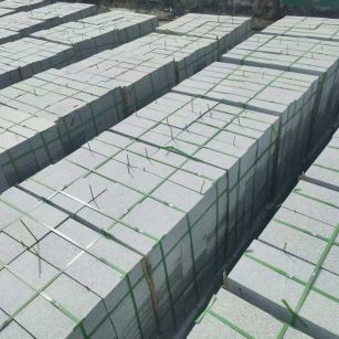 双鸭山 芝麻白1.8公分火烧300*600地铺，清仓大甩卖