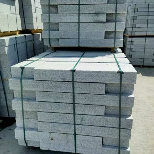 双鸭山 芙蓉白花岗岩路沿石、平石尺寸标准，色泽均匀