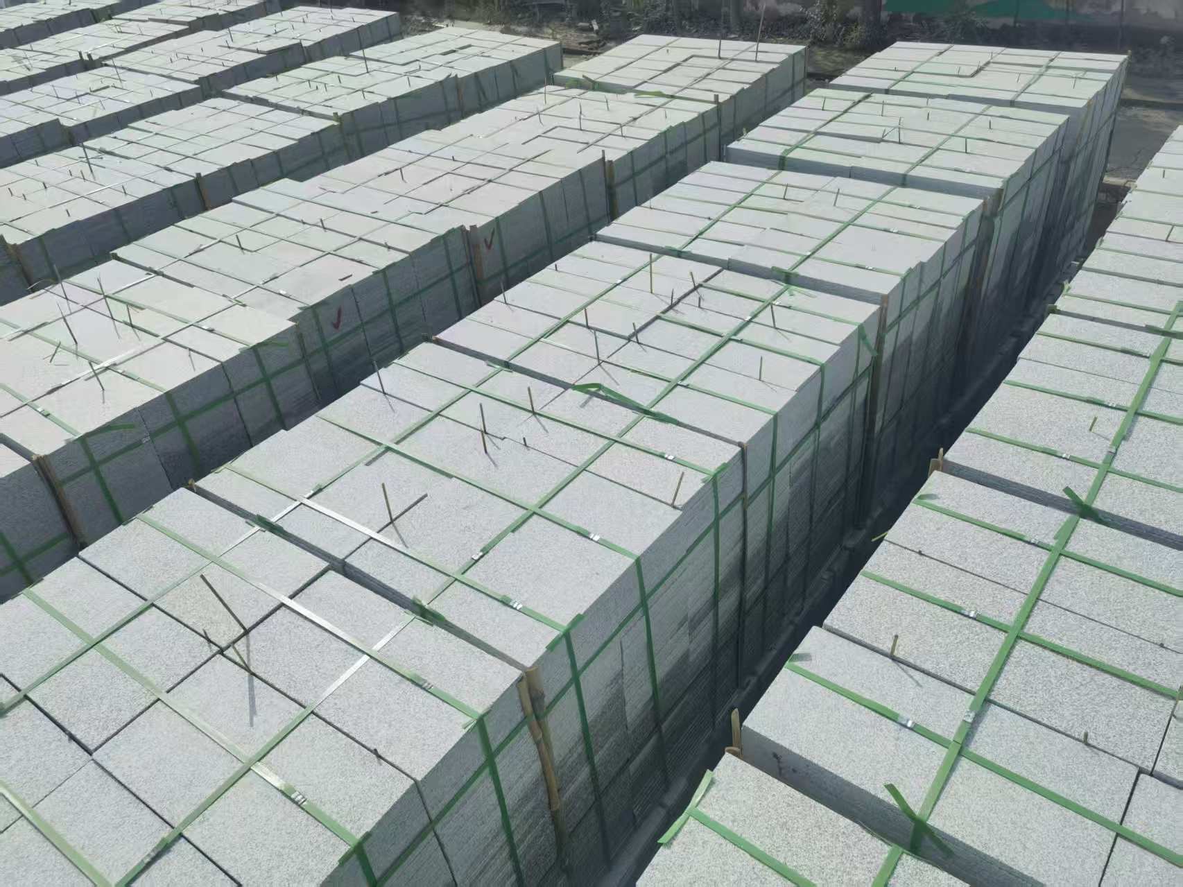 双鸭山 芝麻白1.8公分火烧300*600地铺，清仓大甩卖