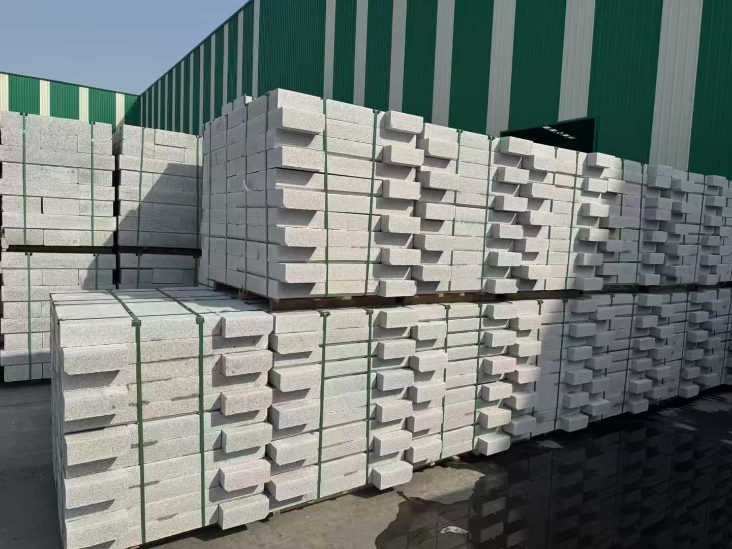 双鸭山芝麻白路沿石
