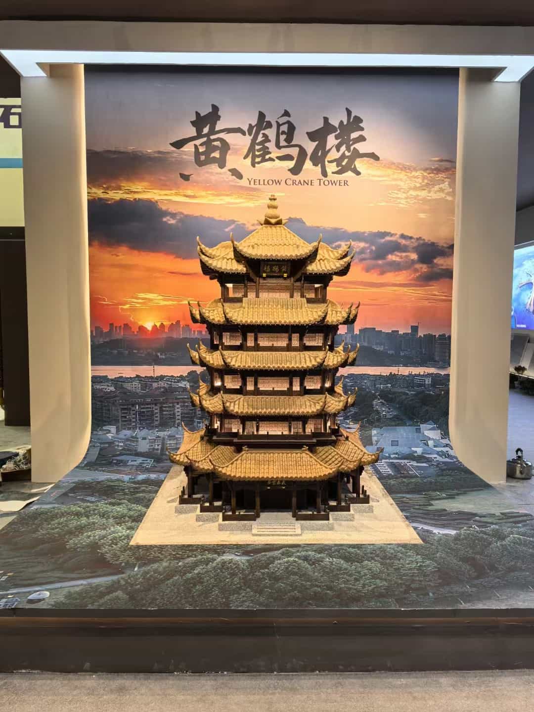 双鸭山仿古石文创作品-黄鹤楼