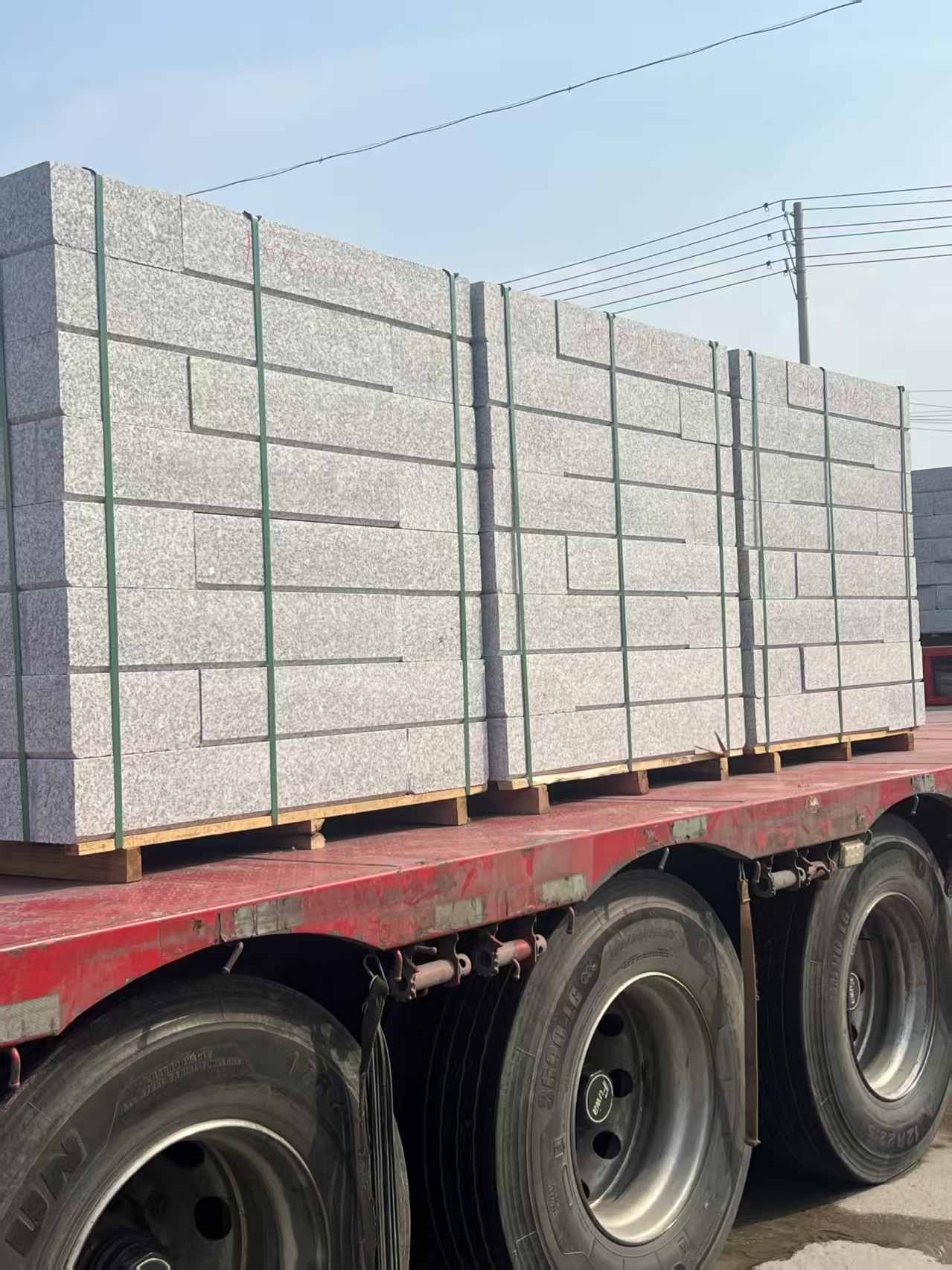 双鸭山 芙蓉白路沿石装车