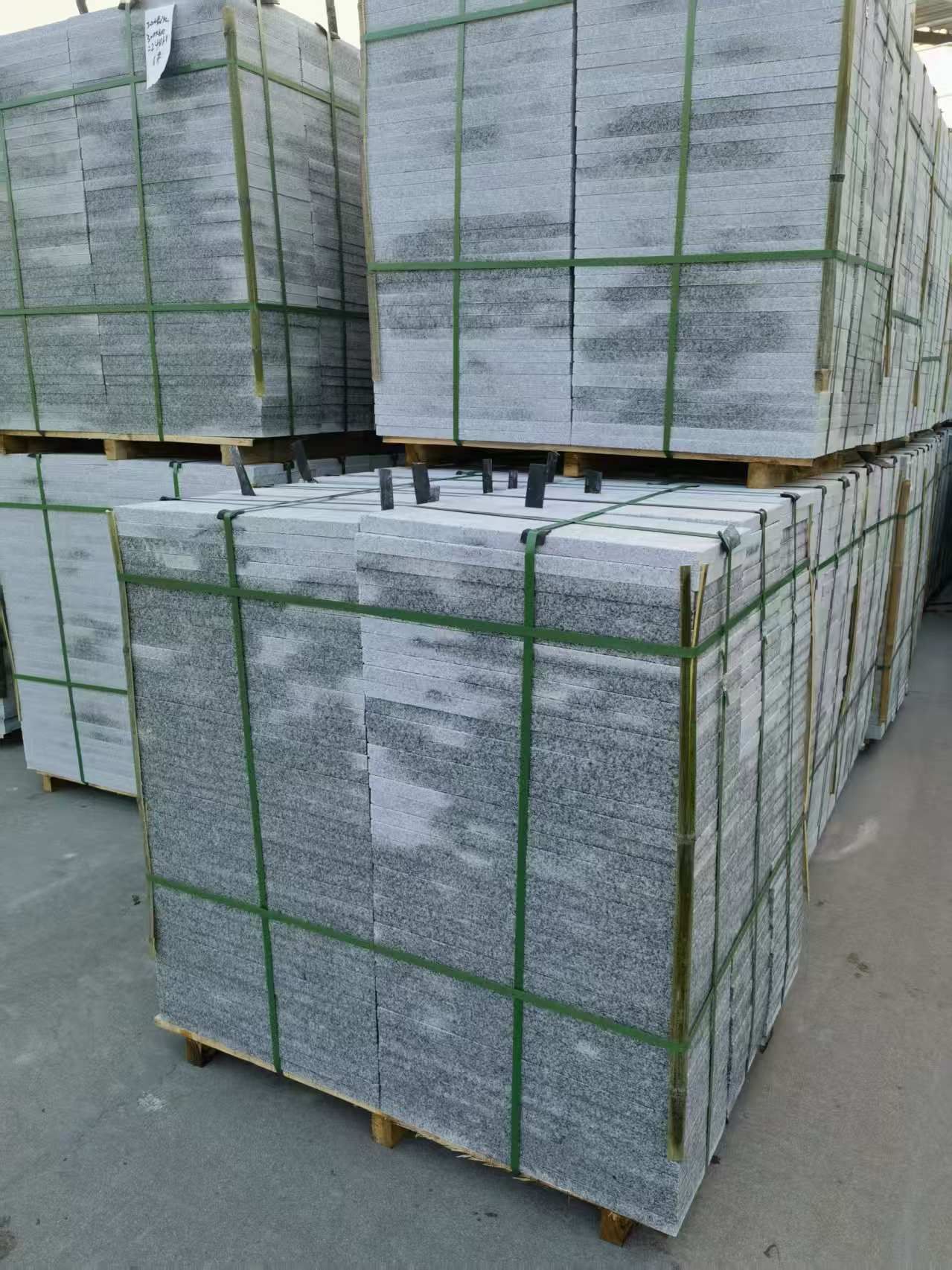 双鸭山 芝麻白地铺石材