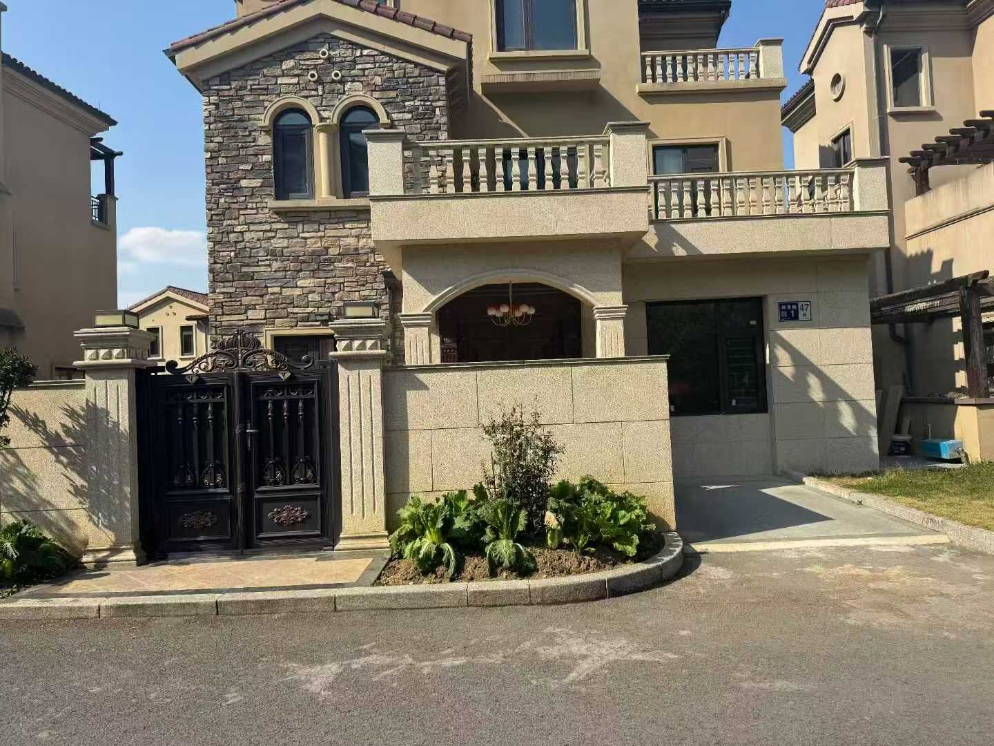 双鸭山黄金麻别墅干挂效果展示