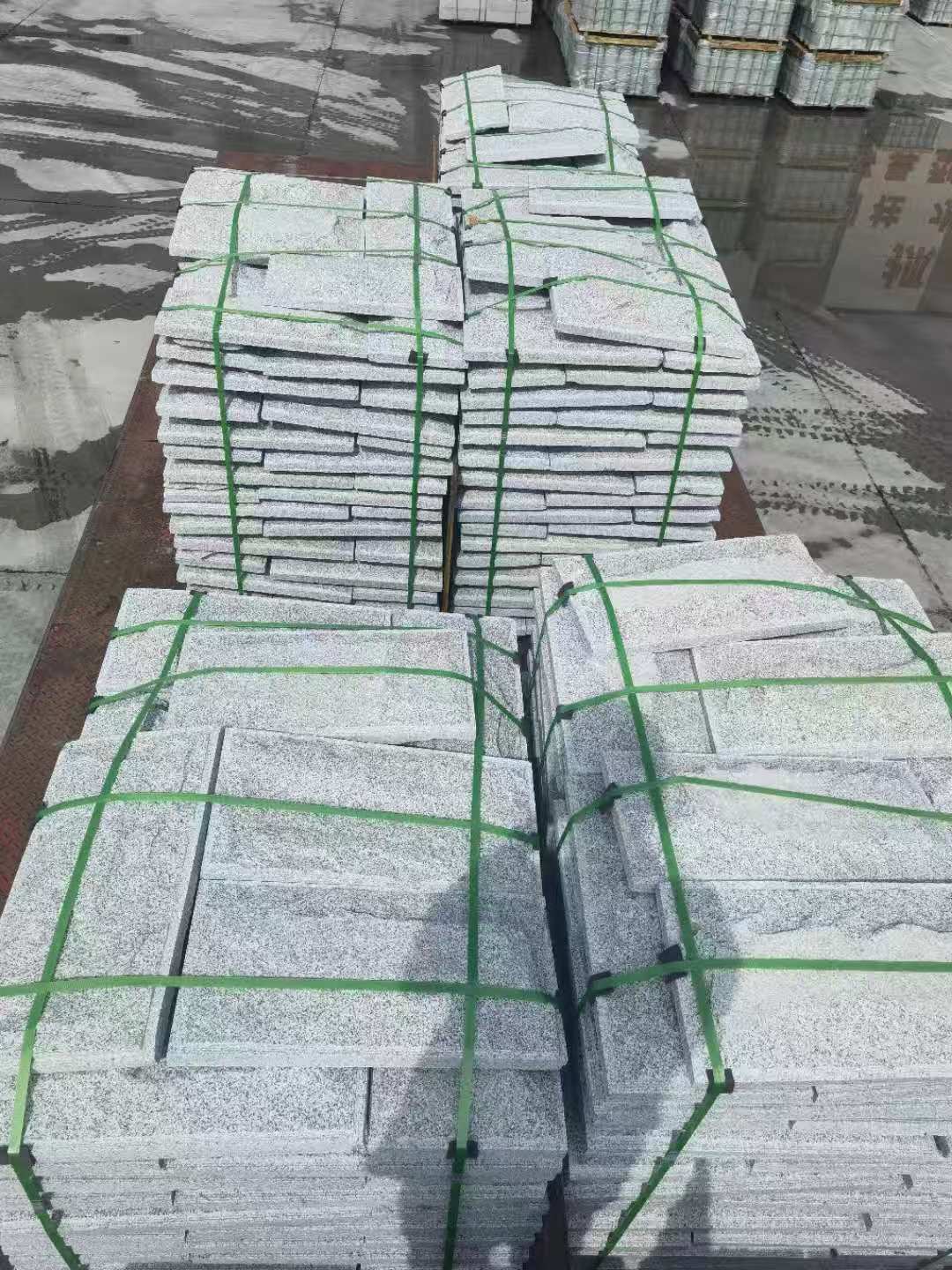 双鸭山 芝麻白蘑菇石装车出货