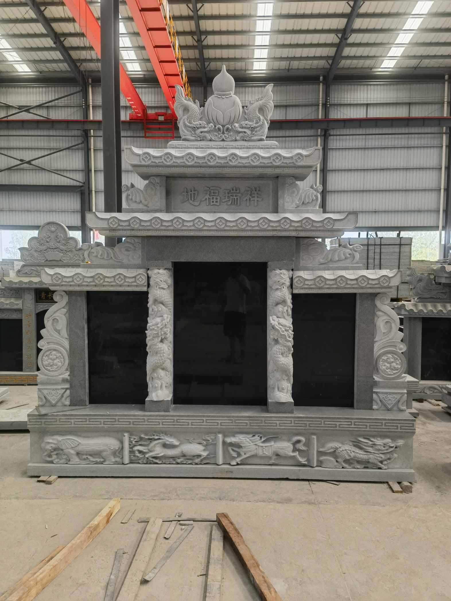 双鸭山 芝麻灰高档墓碑、土墓，一套也支持定做