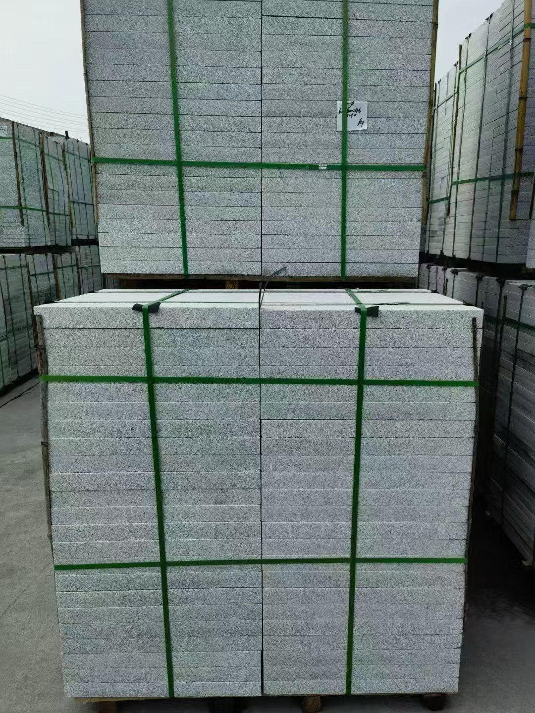 双鸭山 火烧面地铺石，街道广场园林市政工程板，1.8~5.0厚均有现货