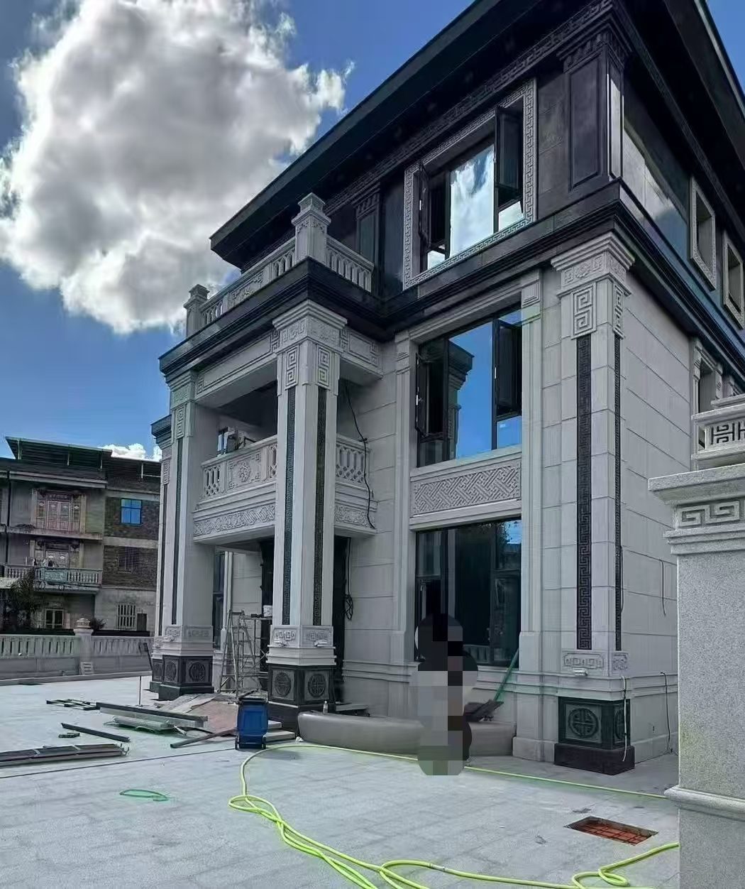 双鸭山 别墅干挂，芝麻白与芝麻黑完美配合