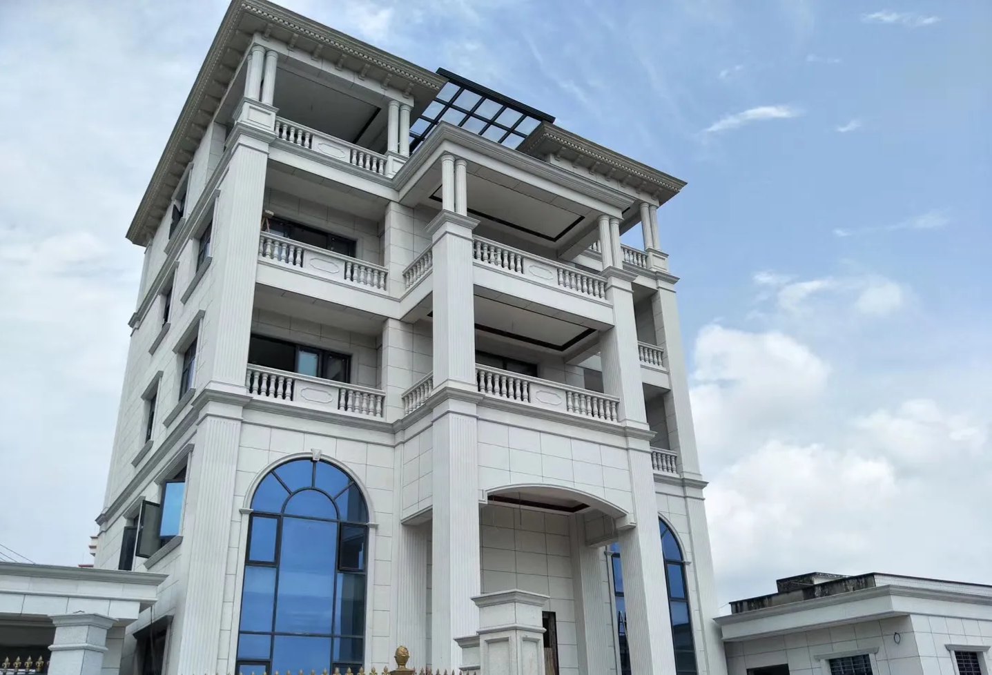 双鸭山芝麻白别墅干挂效果展示